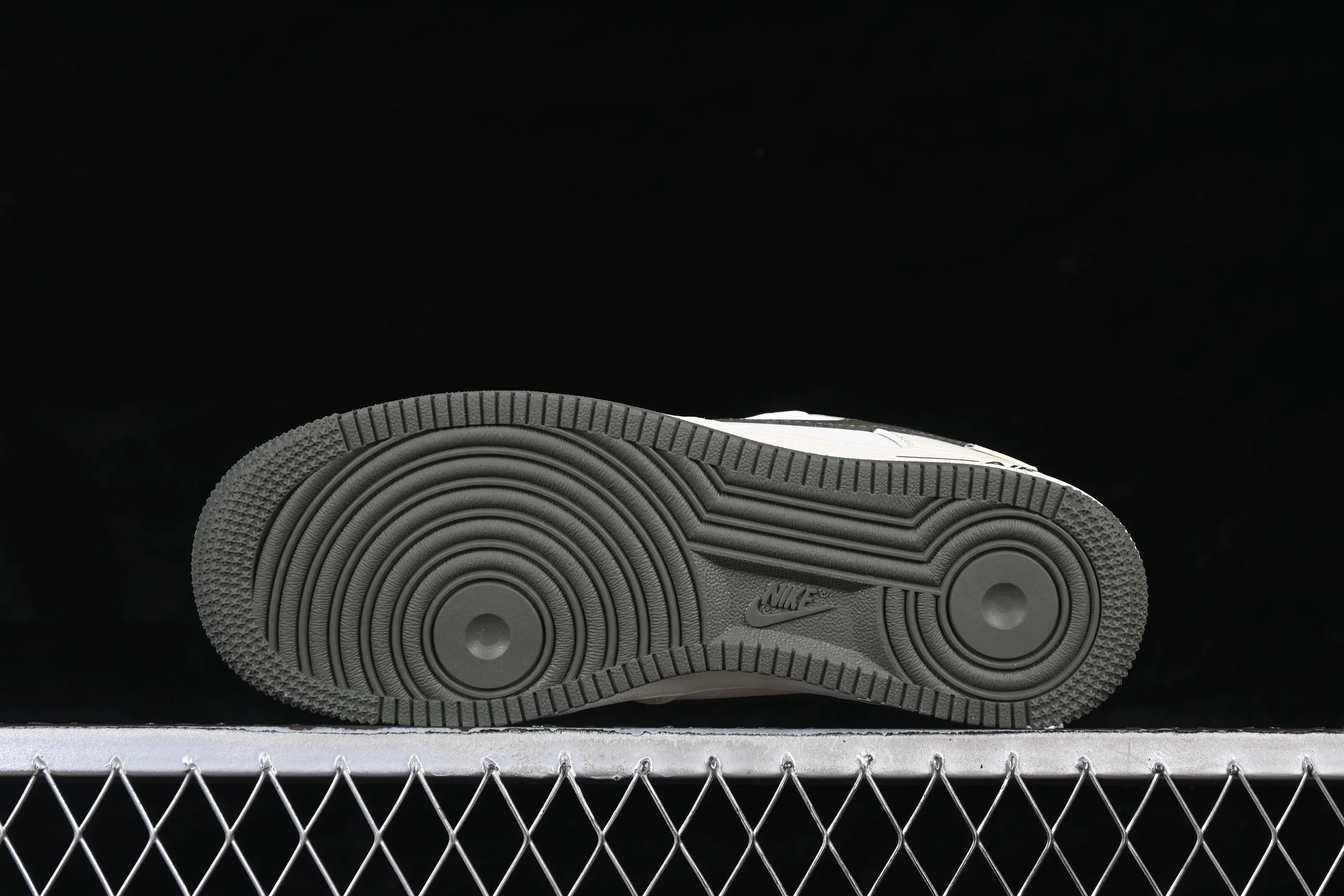 All categories Nk Air Force 1 Air Force series Nk Air Force 1 Low Air Force low-top Nike Air Force 1'07 Low tree pattern dark green Air Force 1 low-top casual sneakers SM6668-125
